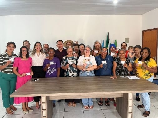 Vinte e sete artesãos de Paraíso das Águas recebem Carteira Nacional que reconhece a profissão e dá acesso a benefícios