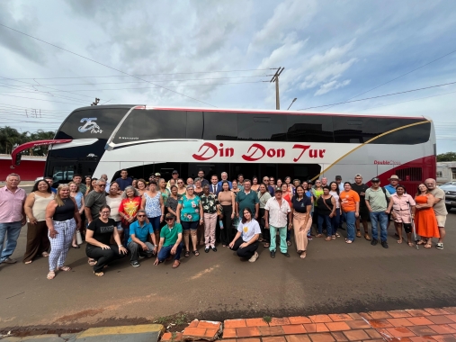 Mais de 60 integrantes da Melhor Idade embarcam para fim de semana de lazer em Barra do Garças (MT)