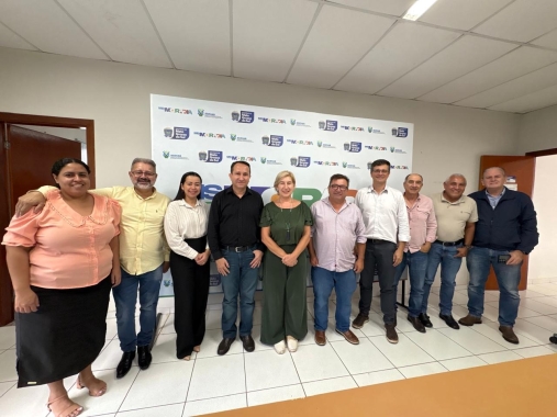 Prefeito Ivan Xixi participa de reunião na AGEHAB para discutir avanços em programas habitacionais