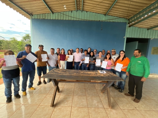 Prefeitura de Paraíso das Águas entrega mais 10 Contratos de Concessão de Uso no Assentamento Mateira